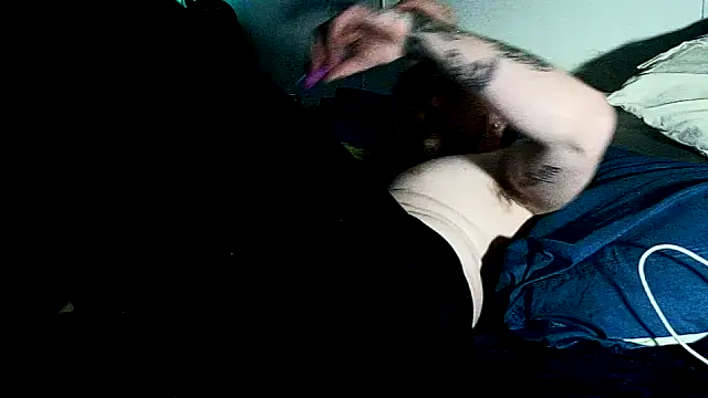 Snapshot of dadyyD95 chatting on April 6, 2026, 7:20 am dadyyD95 online show from April 6, 2026, 7:20 am