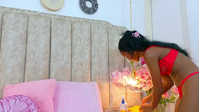 ShanelWest online show from November 11, 2025, 1:22 pm