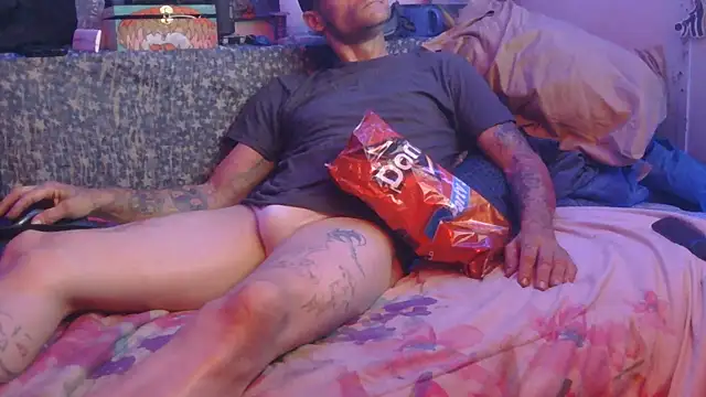 TheOneYouLove69 online show from November 16, 2025, 6:08 am