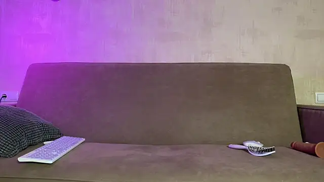 weshycouple online show from December 5, 2025, 7:10 pm