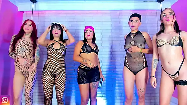 GIRLS DIRTY XTREME online show from February 4, 2025, 5:21 am