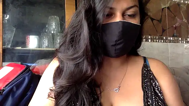 HaaniKaur online show from May 11, 2026, 7:58 am