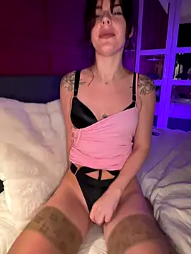 Snapshot of RubyLunaa chatting on November 21, 2025, 11:03 pm RubyLunaa online show from November 21, 2025, 11:03 pm