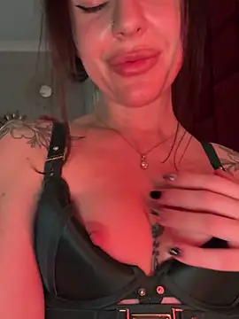 RubyLunaa online show from March 9, 2026, 10:47 pm