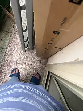 Snapshot of Lucom23 chatting on December 8, 2024, 9:35 am Lucom23 online show from December 8, 2024, 9:35 am