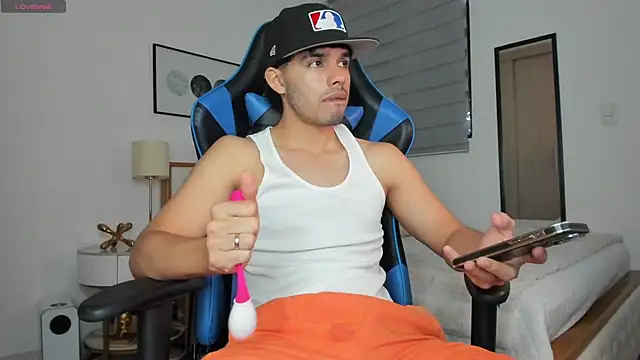 mateoleonee online show from December 3, 2024, 7:00 pm