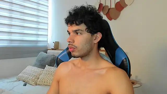 mateoleonee online show from January 2, 2025, 8:46 pm