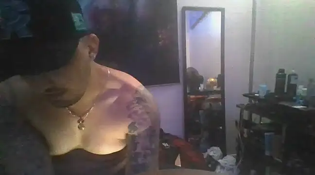 Snapshot of Antoniothedon chatting on February 9, 2025, 4:50 pm Antoniothedon online show from February 9, 2025, 4:50 pm