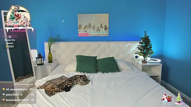 Hellen Moore online show from December 27, 2024, 3:53 am