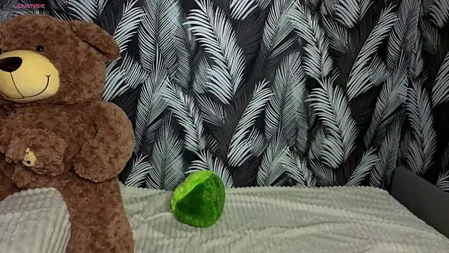 Hellen Moore online show from September 23, 2025, 1:08 am