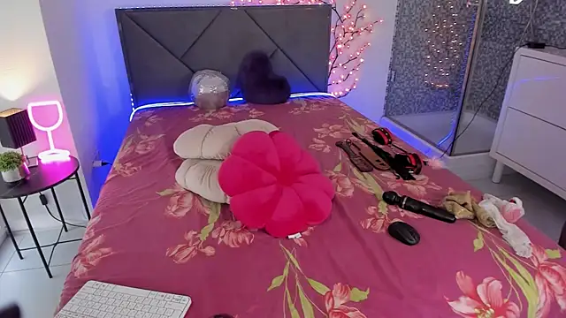 CassieEvans online show from September 9, 2025, 5:18 am