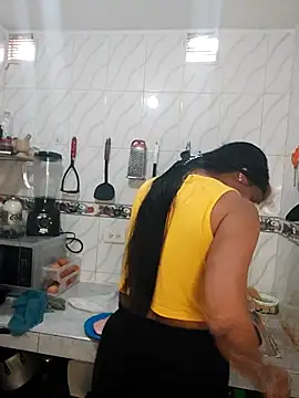 SweetAlmaa online show from November 19, 2025, 4:40 pm