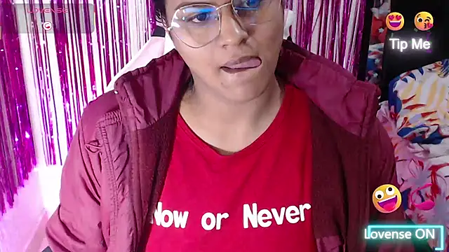 SweetAlmaa online show from March 28, 2026, 11:32 am