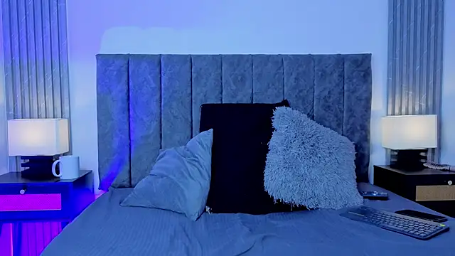 Ema Stone65 online show from September 28, 2025, 8:47 pm