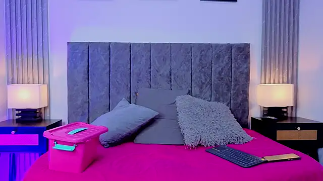 Ema Stone65 online show from October 4, 2025, 10:30 pm