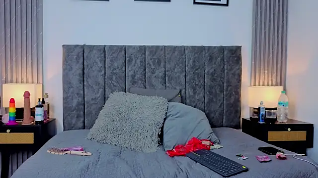 Ema Stone65 online show from October 17, 2025, 10:01 pm