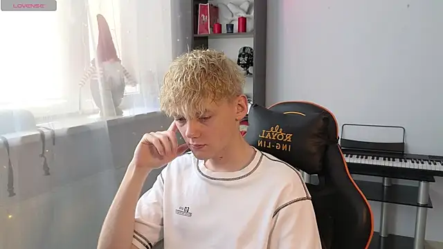 Keytaro online show from March 15, 2025, 11:19 am