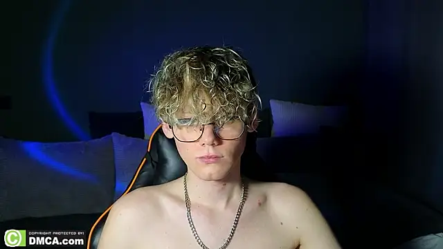 Keytaro online show from March 8, 2026, 2:04 am