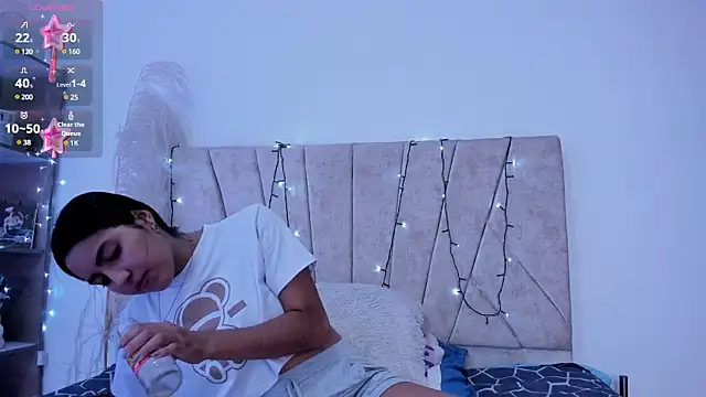 Kaela18 online show from December 17, 2024, 12:54 pm