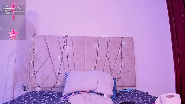 Kaela18 online show from December 18, 2024, 4:17 pm