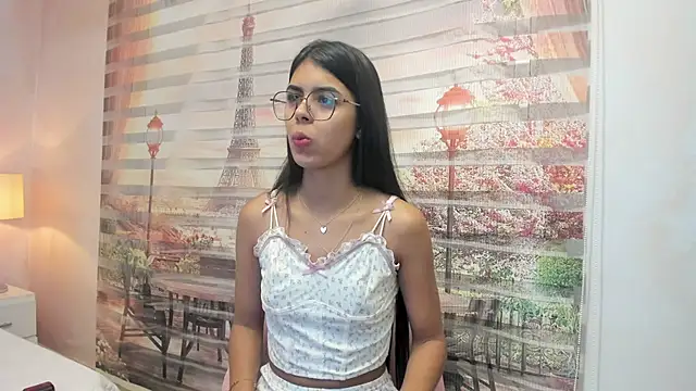 Isa little4u online show from October 17, 2025, 3:31 am