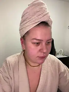 Snapshot of Fancy-Francy chatting on January 8, 2025, 4:22 pm Fancy-Francy online show from January 8, 2025, 4:22 pm