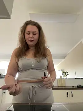 Snapshot of Fancy-Francy chatting on March 21, 2025, 10:06 am Fancy-Francy online show from March 21, 2025, 10:06 am