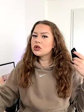 Snapshot of Fancy-Francy chatting on October 20, 2025, 1:44 pm Fancy-Francy online show from October 20, 2025, 1:44 pm