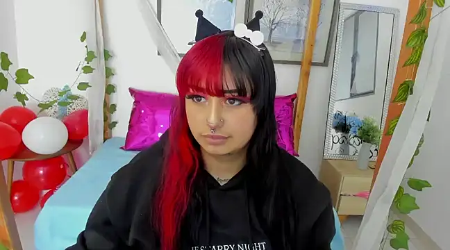 lussyevans24 online show from February 20, 2025, 8:17 am