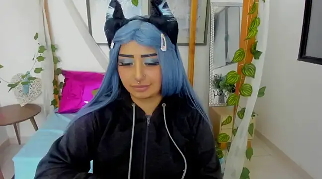 lussyevans24 online show from February 22, 2025, 9:23 am