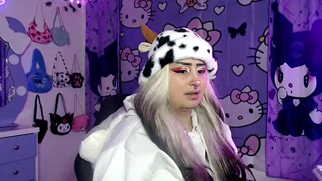 lussyevans24 online show from September 14, 2025, 6:23 am