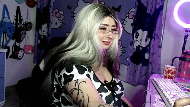 Snapshot of lussyevans24 chatting on April 22, 2026, 4:26 am lussyevans24 online show from April 22, 2026, 4:26 am