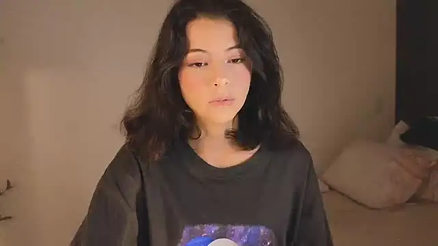 lissi S online show from December 2, 2024, 3:47 am