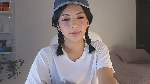 lissi S online show from March 23, 2025, 3:54 am