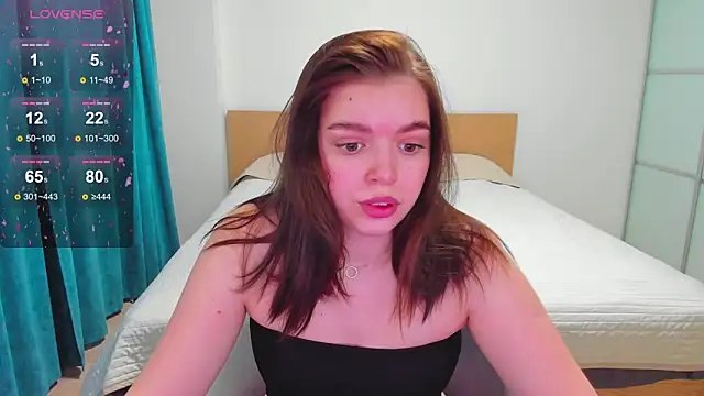 Snapshot of Nicky_Rosee chatting on December 18, 2024, 5:15 am Nicky Rosee online show from December 18, 2024, 5:15 am