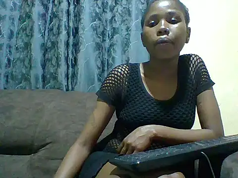 Snapshot of miss_lyne001 chatting on September 12, 2025, 4:07 pm miss lyne001 online show from September 12, 2025, 4:07 pm