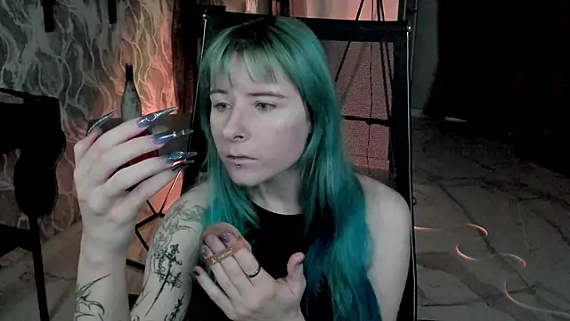 LexiWenford online show from October 13, 2025, 2:44 am