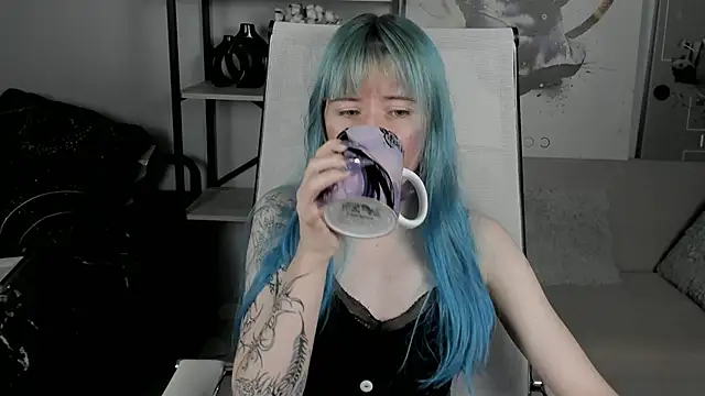 LexiWenford online show from October 20, 2025, 2:45 am