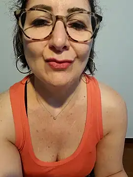 Snapshot of Viola8p chatting on October 1, 2025, 9:37 am Viola8p online show from October 1, 2025, 9:37 am