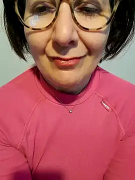 Snapshot of Viola8p chatting on October 27, 2025, 7:34 am Viola8p online show from October 27, 2025, 7:34 am