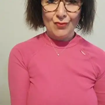 Viola8p online show from November 17, 2025, 1:50 pm