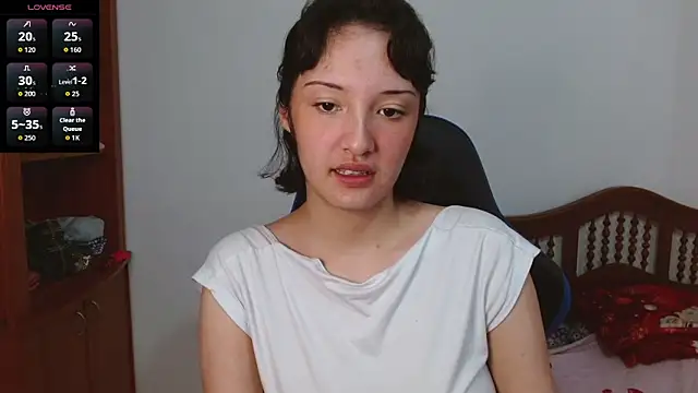 alexaa08 online show from September 28, 2025, 4:12 pm