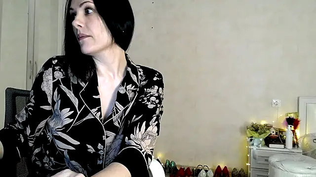 Snapshot of Devil_Goddess chatting on December 23, 2024, 9:40 pm Devil Goddess online show from December 23, 2024, 9:40 pm