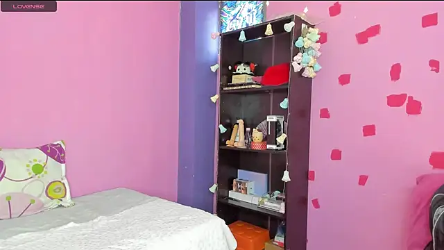 Snapshot of kittyzenn chatting on January 16, 2025, 3:35 pm kittyzenn online show from January 16, 2025, 3:35 pm