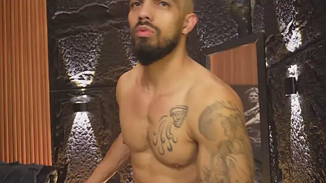 Snapshot of DannSaenz chatting on October 11, 2025, 9:46 pm DannSaenz online show from October 11, 2025, 9:46 pm