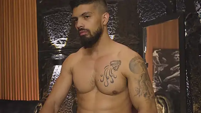 Snapshot of DannSaenz chatting on October 15, 2025, 3:12 pm DannSaenz online show from October 15, 2025, 3:12 pm