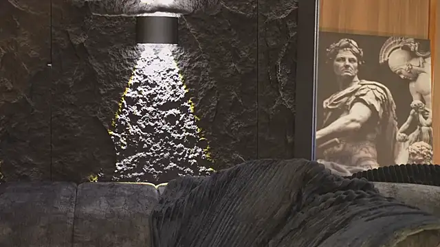 Snapshot of DannSaenz chatting on October 27, 2025, 4:05 am DannSaenz online show from October 27, 2025, 4:05 am