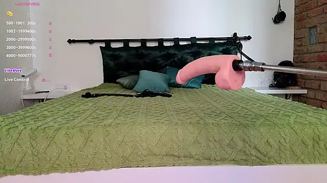 Snapshot of Kurama_Katana chatting on October 17, 2025, 11:13 am Kurama Katana online show from October 17, 2025, 11:13 am