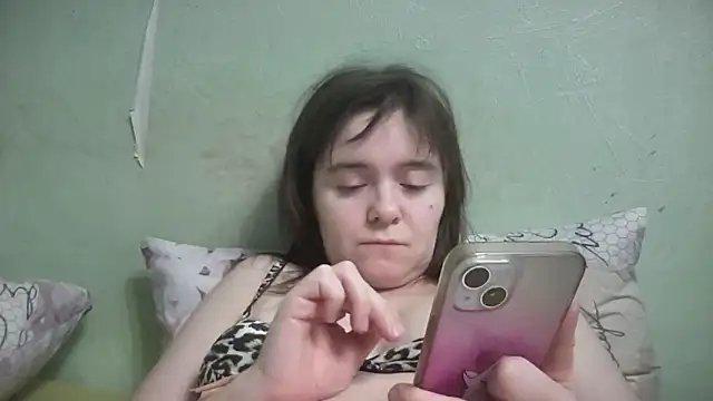 Snapshot of Diamond_Tyler chatting on February 12, 2026, 5:41 pm Diamond Tyler online show from February 12, 2026, 5:41 pm