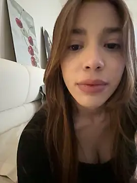 Snapshot of DanielaSaenz0 chatting on September 18, 2025, 4:03 am DanielaSaenz0 online show from September 18, 2025, 4:03 am